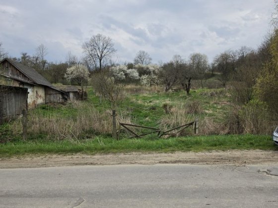 Продається земельна ділянка ПІД БУДІВНИЦТВО в центрі с.ВЕЛИКИЙ КУЧУРІВ, 25сот, ПЕРША ЛІНІЯ, є сад!