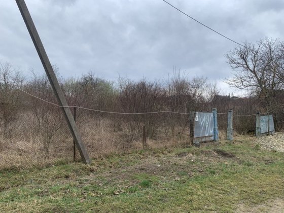 Продам терміново  земельну ділянку 37.4 сотки - 12,6, 20, 4,7  будинок по документах або оренда з ви