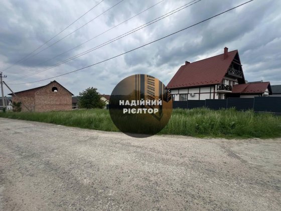 Продаж земельної ділянки під будинок, 6 сот. Коровия