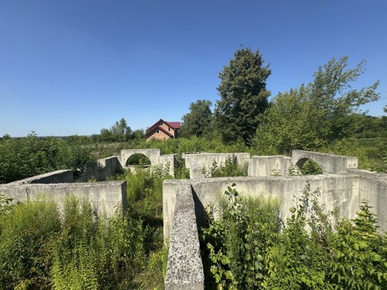 Земельна ділянка 10 соток з Готовим фундаментом та Проектом Лужаны