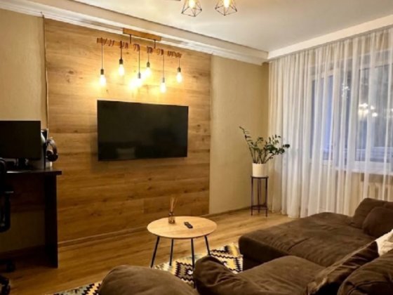 Продам 2 кімнатну квартиру. 45м2. Газ. вул. Сімї Ідзіковських 2. Киев