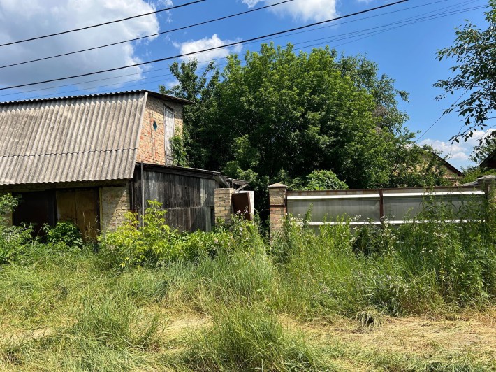 Пирогово,вул.Корінна 14г, ділянка 10соток під забудову з будинком, парканом - фото 1