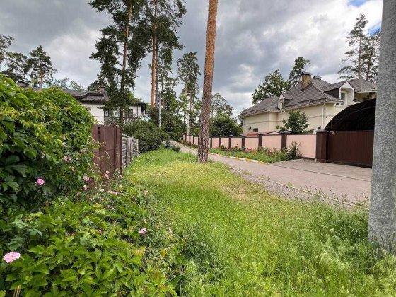 Продаж Земельної Ділянки, Буча на впроти Бучанського парку Центральний Вхід! Буча