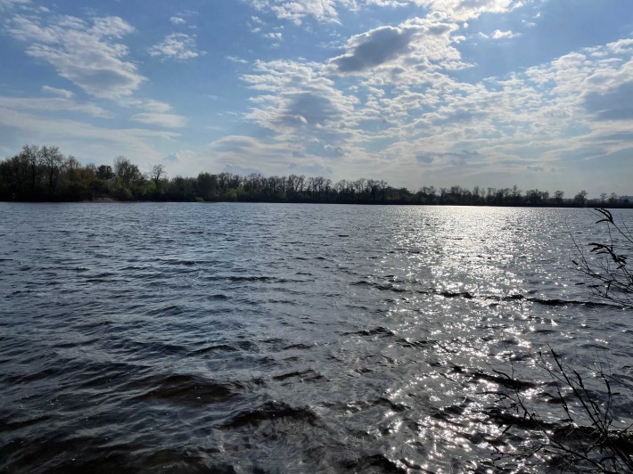 Преміальна ділянка 20 соток (10+10) на першій лінії води у Києві! - фото 1