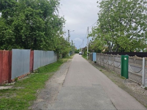 20 сот  з  вихідом на 2 вулиці , район 3 школи Бориспіль