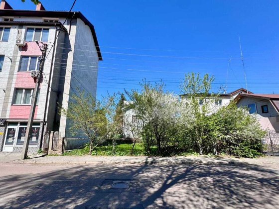 Продається земельна ділянка на вул.Хмельницького 35