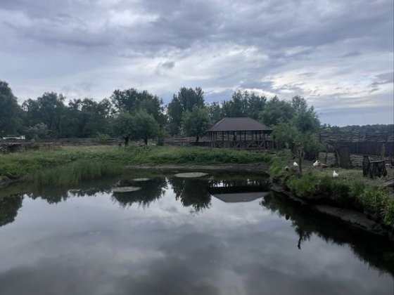 Продаж 1 га землі біля Дніпра - Озеро - Будівлі - фермерське госп Кременчуг