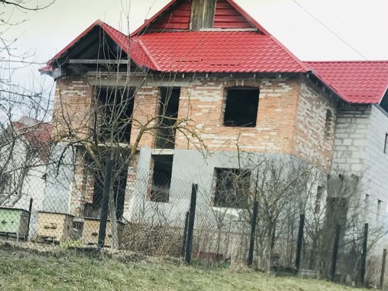 Земельна ділянка в межах міста 0,12 га з незавешеним будівництвом і Луцк