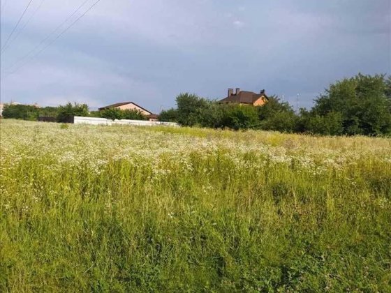 Велика ділянка біля зупинки транспорту на ГРЛ Полтава