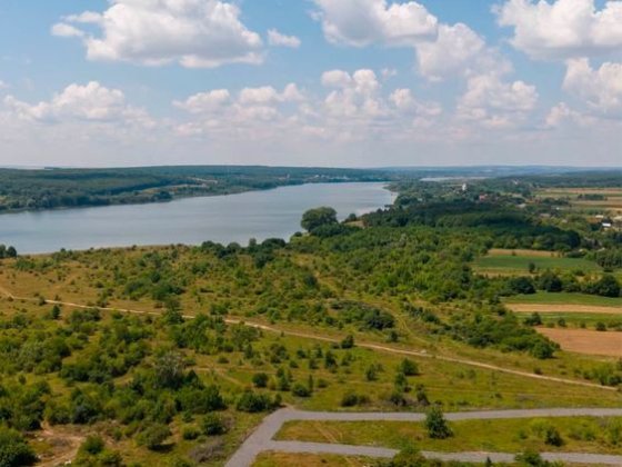 земля на березі Бугу 8 сотих | світло вода фасад Хмельницький
