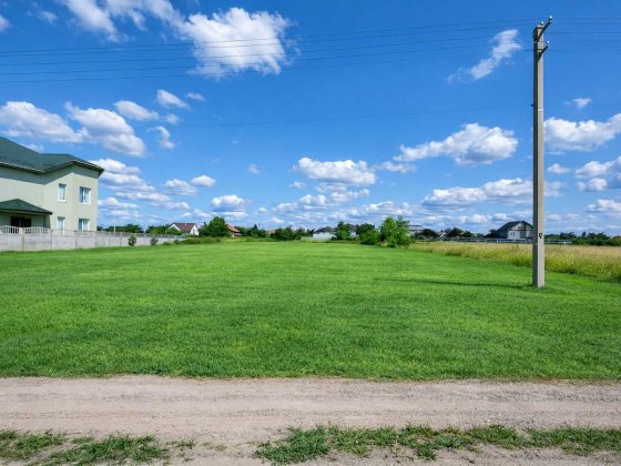 ₴ Ділянка під забудову в передмісті Рівного Ровно