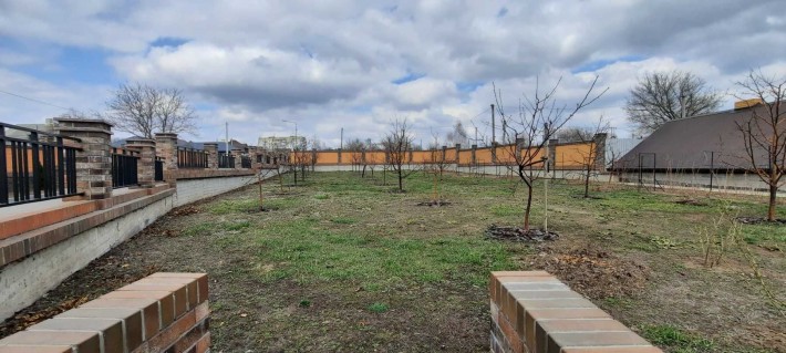 Продам земельну ділянку 10 соток в престижному районі - фото 1
