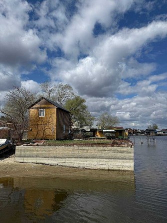 Продаж земельної ділянки з виходом до води на 2-му причалі (Дахнівка) - фото 1