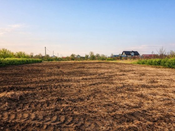 Під котеджі. 2 ділянки, кутові. Перша лінія від річки,до річки 300м