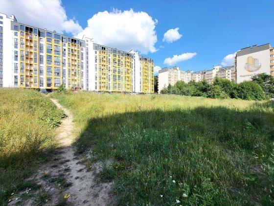 Продаж земельної ділянки під житлову забудову на Поділлі
