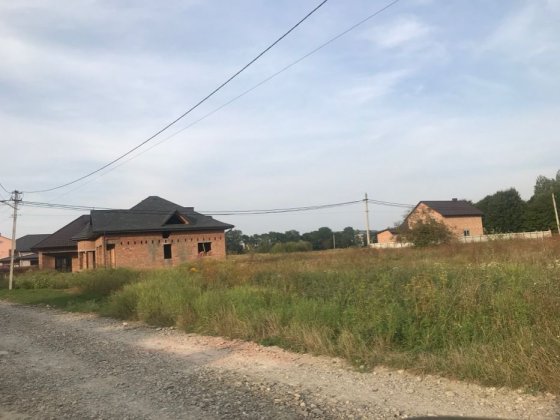 Продається земельна ділянка в Садгорі поруч з школою Черновцы