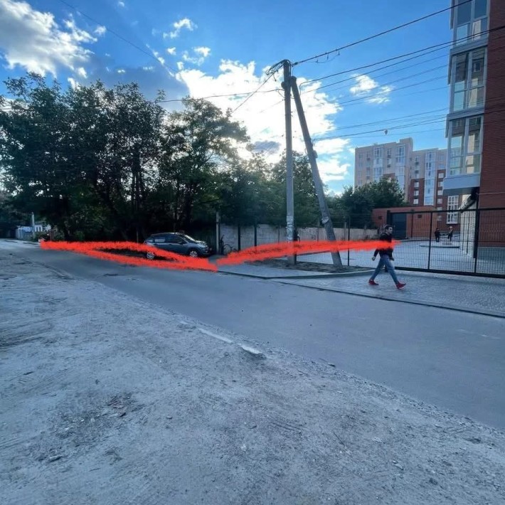 Продаётся земельный участок в городе внизу на Космической напротив АТБ - фото 1