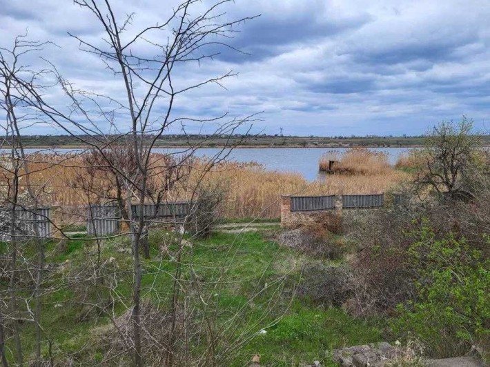 Продам дачу в мальовничому куточку, на березі річки з гарним краєвидом - фото 1