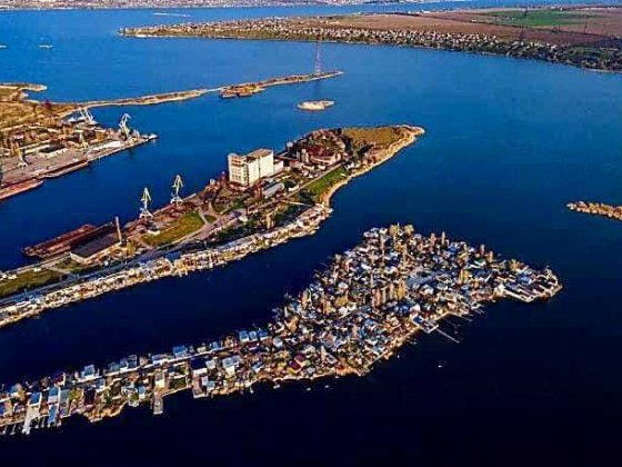 Продам ділянку на 5 причалі 1,5 сотки з власним виходом до води