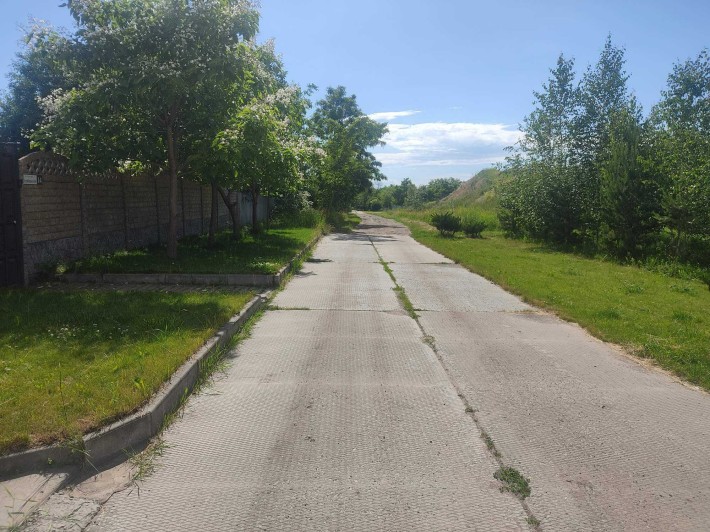 Павленки ( ул. Уграицкого- в начале коттеджного района)! Участок 12 соток. Район ул. Ньютона - фото 1
