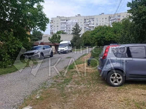 Ділянка (участок) поруч з метро "Хол. Гора", жила вулиця Харьков