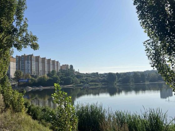 Продам  ділянку біля озера Петропавлівська Борщагівка Петропавловская Борщаговка