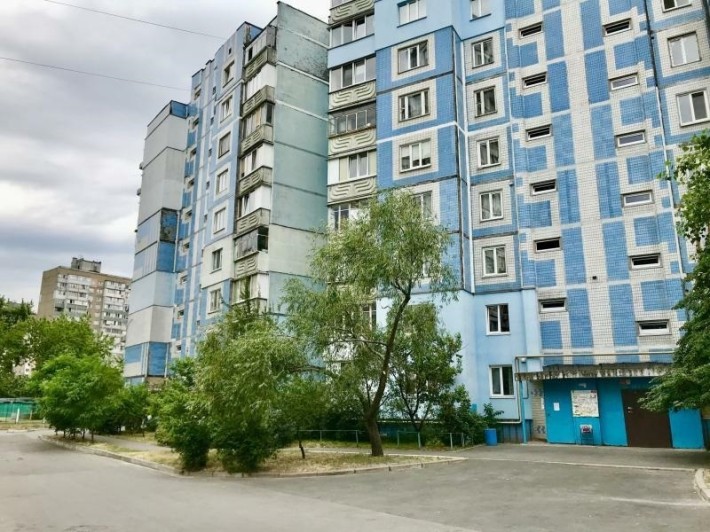 Продаж 3-к квартири вул. Каштанова 8 - фото 1