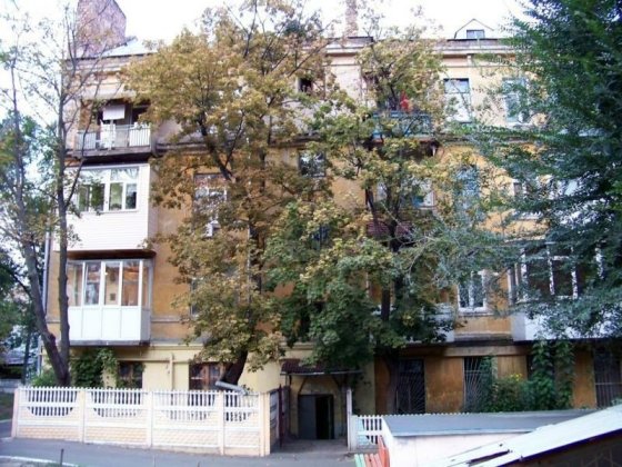 Продаж 3-к квартири вул. Сирецька 30 Київ