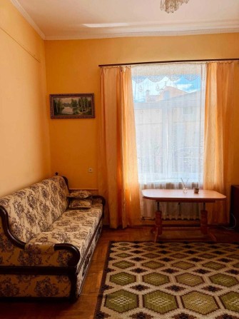 Оренда 2-кімнатної квартири по вул. Валова, 17 — у самому центрі міста Стрий - фото 1