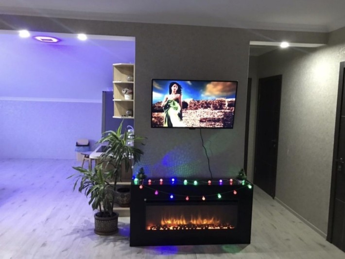 Будинок з терасою для працюючих ,чи сімї - фото 1