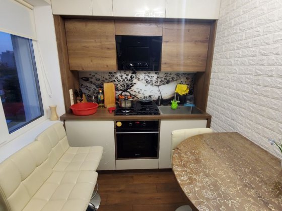 Здається простора, світла та затишна трикімнатна квартира в новому сучасному будинку! Хмельницький