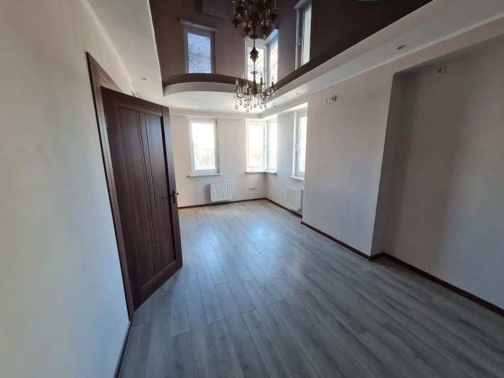 Оренда 2к квартири пр. Берестейський буд.131а  під  офіс , салон краси - фото 1