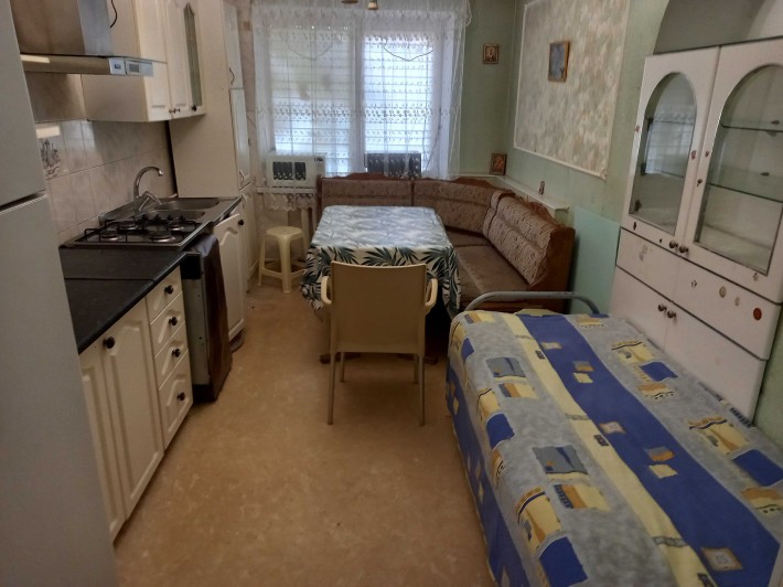 Сдам квартиру в частном доме в селе Усатово с коммунальными - фото 1