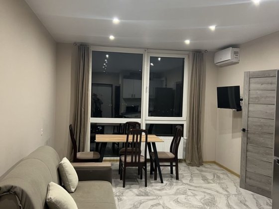 Біля метро Славутич, 47,2 м², 2 санвузли, для сім’ї з 3 осіб Київ