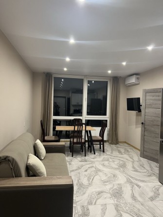 Біля метро Славутич, 47,2 м², 2 санвузли, для сім’ї з 3 осіб - фото 1