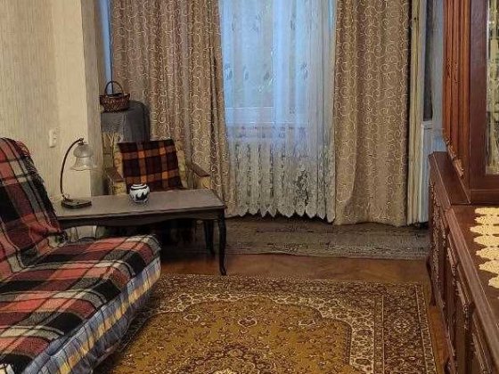 Довгостроково 2-х кімнатна 1 поверх з балконом, 5 хв м. КПІ, ТРЦ Киев