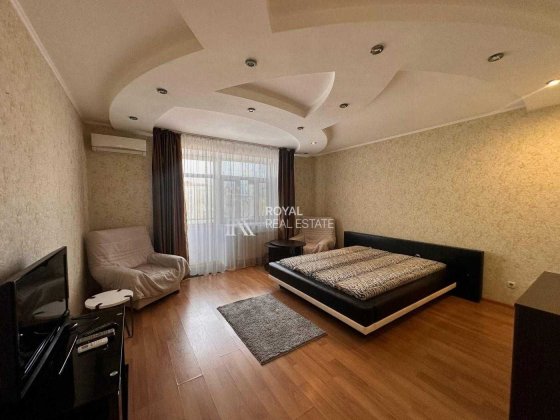 Оренда Квартири 90 м2  2 кімнати Поділ, Ярославський пров. 7/9 Киев