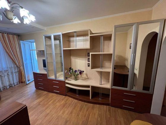 СДАЁТСЯ 1-КОМНАТНАЯ КВАРТИРА по  ул. Глазового, район Вечернего Кривий Ріг