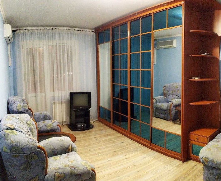 Здам 1-кімнатну Троєщина, Лісківська вул, ремонт, кухня 13,5 м2 - фото 1