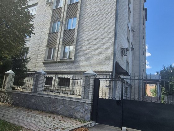 оренда квартири 260м центр Сумы