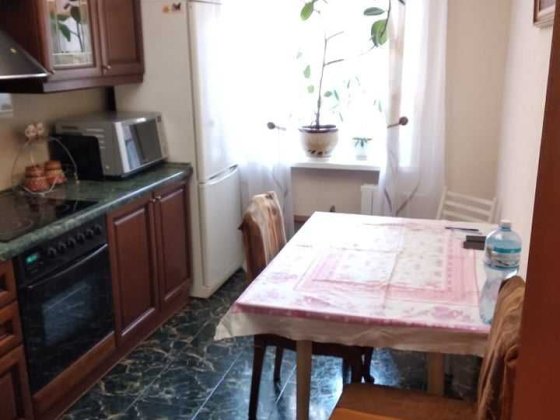м.Звіринецька 10 хв пішки. ОРЕНДА гарної 1-ї квартири. Вул. Бойчука 34А. Світло є завжди Киев