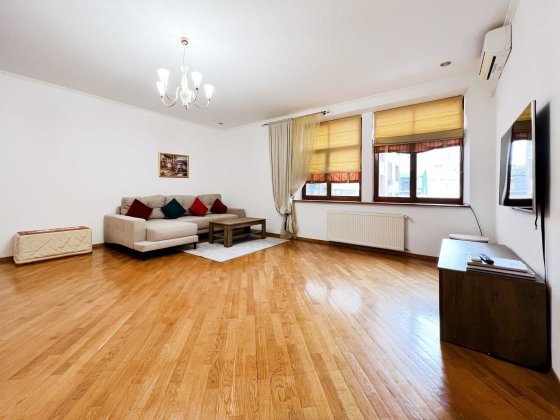 Оренда, Павлівська, 18, 4 кімнати, 155 м², Центр, Золоті Ворота 15 хв. Киев