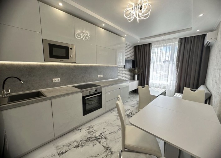 Сдам 2 ком квартиру м Теремки Метрополис ТРЦ  Республика - фото 1