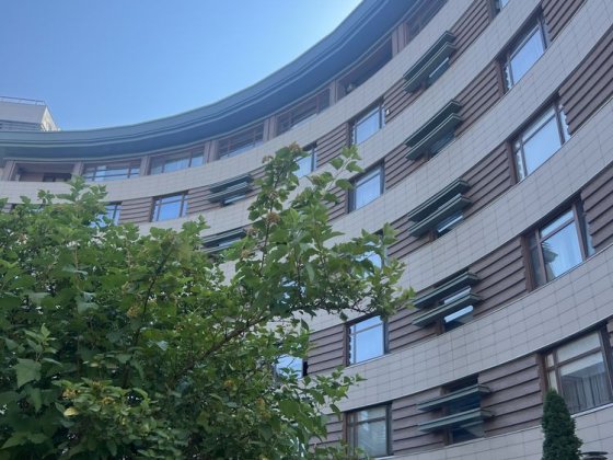 Оренда, центр , простора квартира в новому комплексі Ужгород
