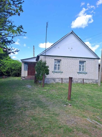 Продам будинок 75 м², 8 км від міста — 4 кімнати, газ, великий двір - фото 1
