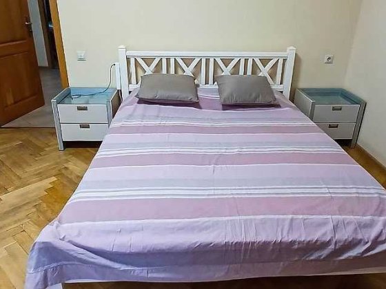 Оренда 3 кімнатної квартири, бульвар Лесі Українки, С.М. "Печерська" Київ
