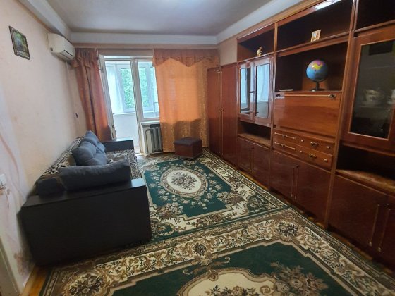 оренда 2 кімнатноі квартири в центрі Запорожье