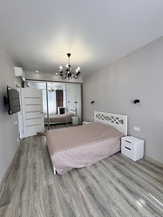 Сдам квартиру в Аркадии каманина жк 32 жемчужина - фото 1