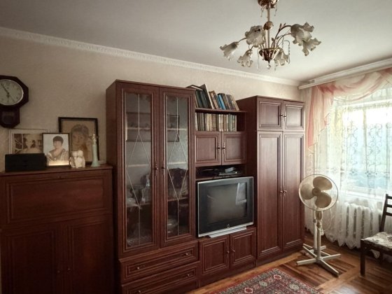 Сдам в аренду  2 комн. кв.   по ул. Чумаченко Запорожье