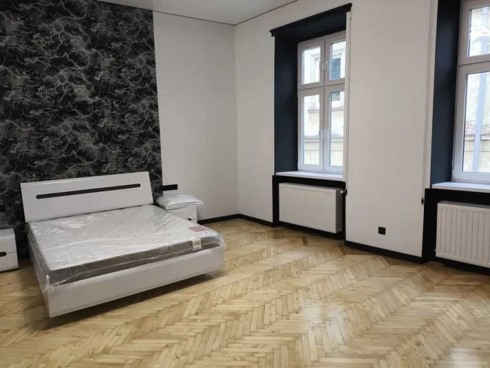 Пропозиція оренди 1 кім. квартири в ЦЕНТРІ міста по вул. Краківська (Площа Ринок) - фото 1